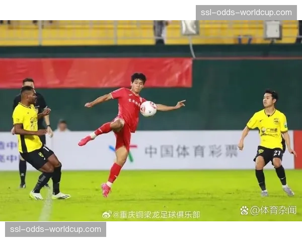 重庆铜梁龙球员向余望：专注自身，踢出特点